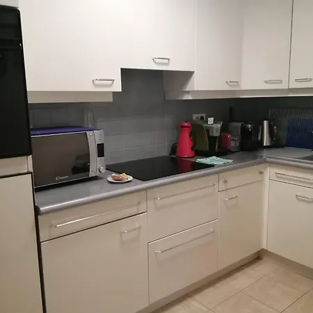 Martinez One Bedroom كان